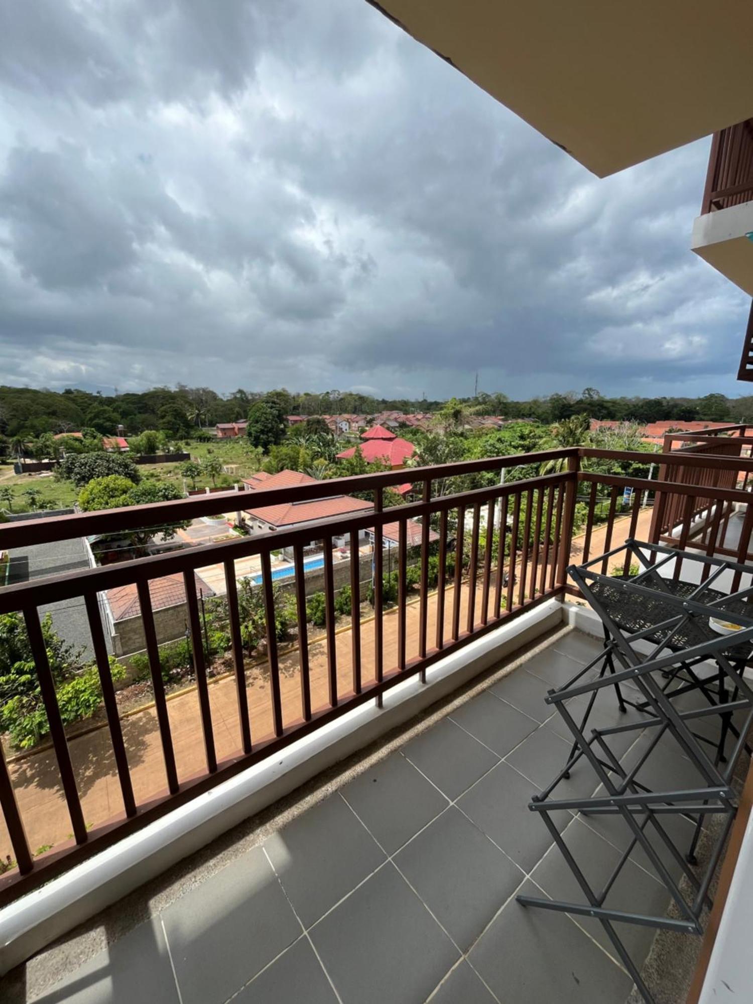 Condo In Camella Manors In Puerto Princesa Dış mekan fotoğraf